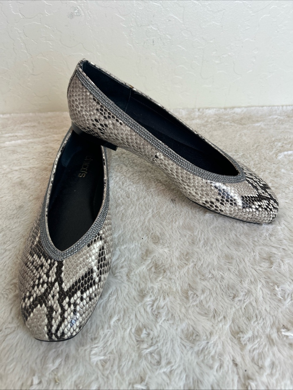 Chico’s Snakeskin Print Ballet Flats Sz 9 M Animal Print Shoes Caviar Seed Bead